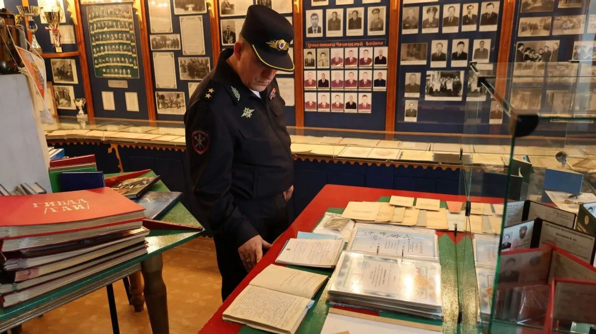 Министр внутренних дел по Республике Башкортостан проверил работу подразделений МВД в Илишевском районе Министр внутренних дел по Республике Башкортостан проверил работу подразделений МВД в Илишевском районе