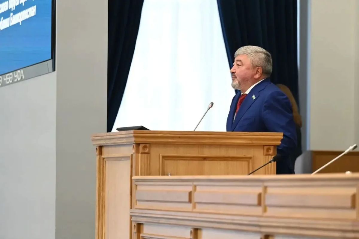 Радий Хабиров: Поздравил депутатов Совета города Уфы шестого созыва с началом работы Радий Хабиров: Поздравил депутатов Совета города Уфы шестого созыва с началом работы