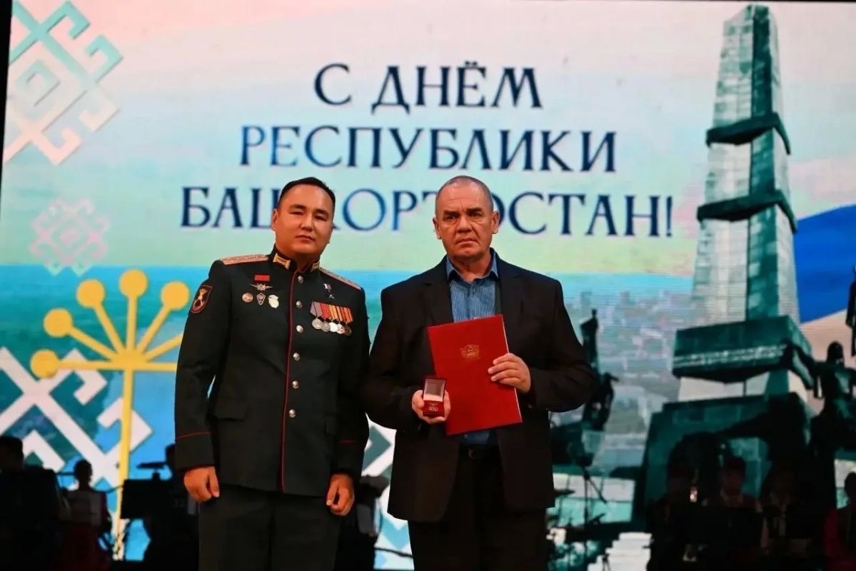 В Уфе прошло торжественное собрание ко Дню Республики В Уфе прошло торжественное собрание ко Дню Республики