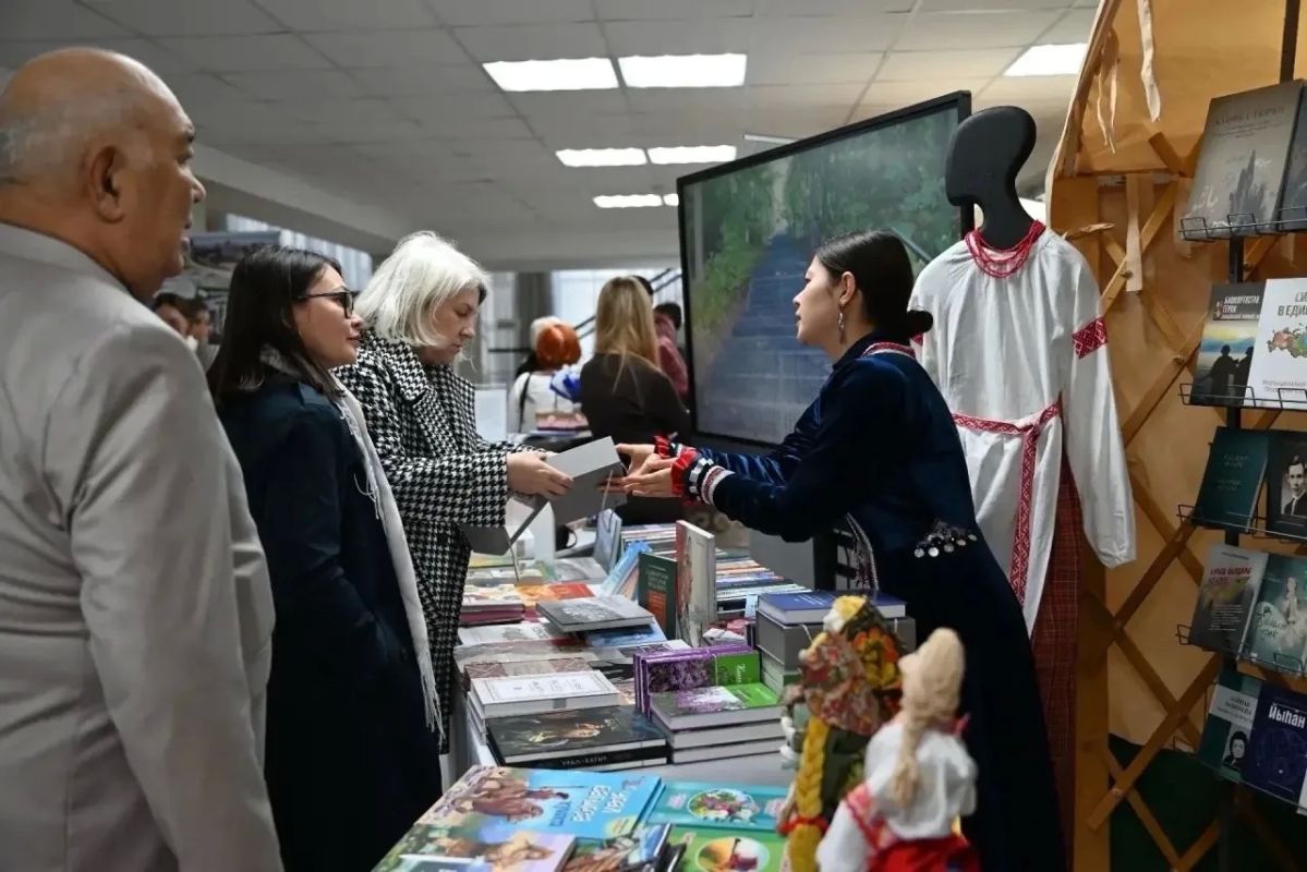 В Уфе прошло торжественное собрание ко Дню Республики В Уфе прошло торжественное собрание ко Дню Республики