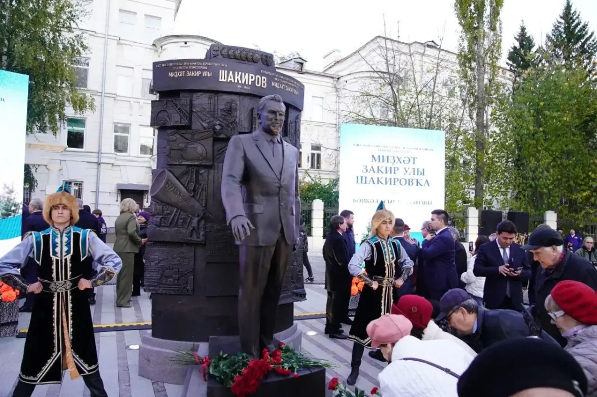 Радий Хабиров: На этой неделе исполнилось 110 лет со дня рождения выдающегося государственного деятеля Мидхата Шакирова Радий Хабиров: На этой неделе исполнилось 110 лет со дня рождения выдающегося государственного деятеля Мидхата Шакирова