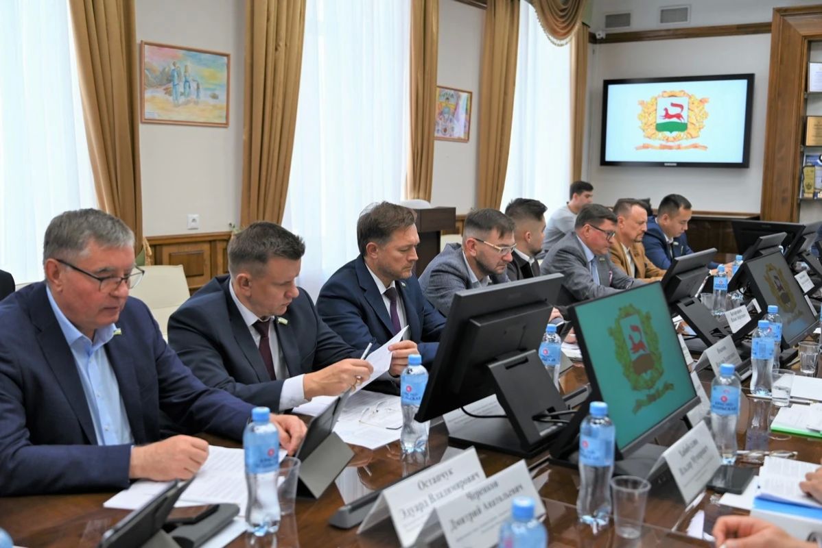 Уфимские депутаты готовятся к заседанию Горсовета Уфимские депутаты готовятся к заседанию Горсовета