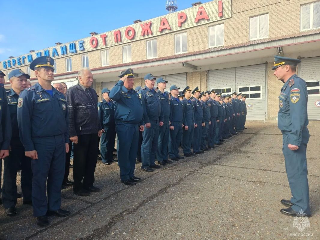 В честь 79-й годовщины со дня создания специальной пожарной охраны России и в рамках празднования 40-летнего юбилея Специального управления ФПС № 103 МЧС России в учреждении провели торжественное мероприятие, ключевым и... В честь 79-й годовщины со дня создания специальной пожарной охраны России и в рамках празднования 40-летнего юбилея Специального управления ФПС № 103 МЧС России в учреждении провели торжественное мероприятие, ключевым и...