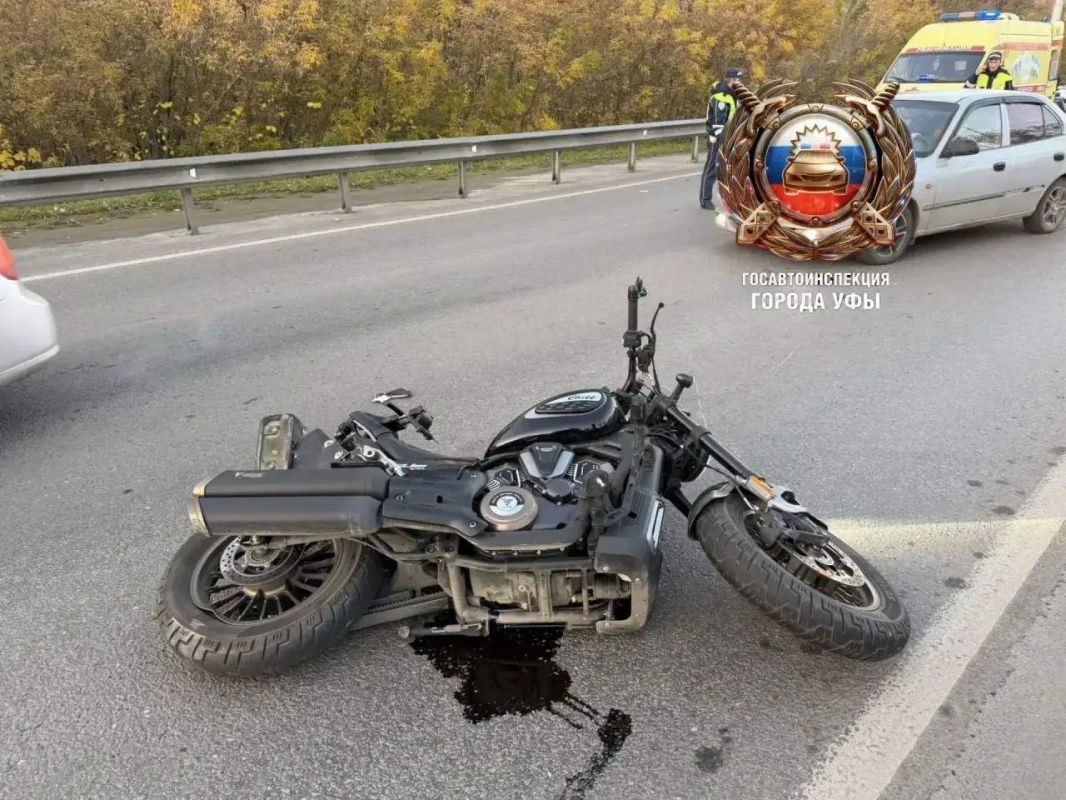 В Уфе около 8 часов утра на Демском шоссе произошла авария В Уфе около 8 часов утра на Демском шоссе произошла авария