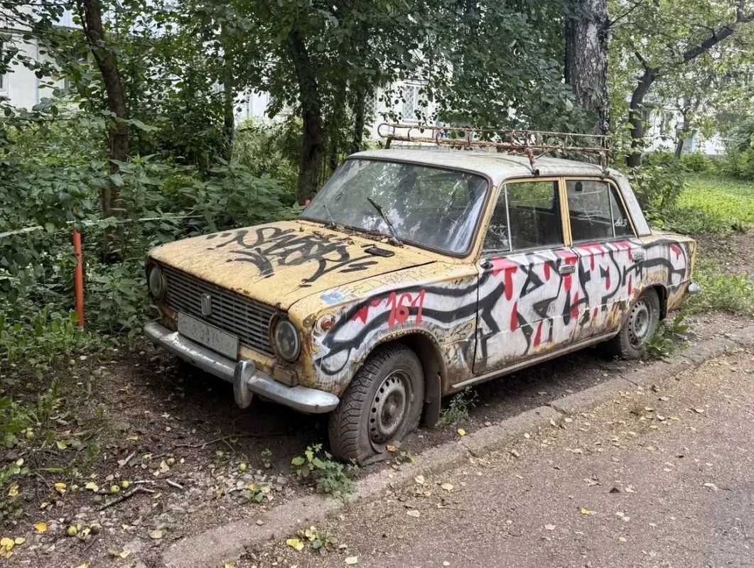 Автохламу – нет!. Уфимцы могут сообщить о брошенных во дворах автомобилях, которые мешают уборке, блокируют проезд и портят облик города