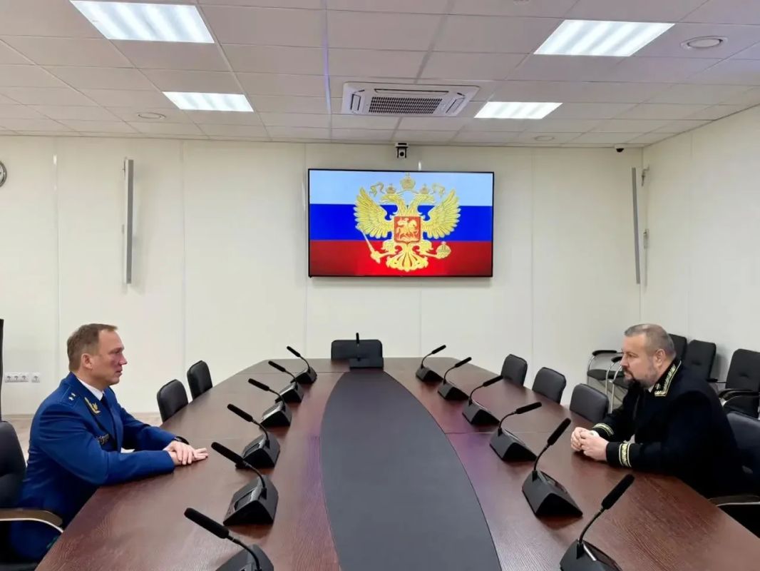 Сегодня, 27 октября 2026 года, состоялась рабочая встреча прокурора Республики Башкортостан Ивана Грибова и председателя Арбитражного суда Республики Башкортостан Николая Архиереева Сегодня, 27 октября 2026 года, состоялась рабочая встреча прокурора Республики Башкортостан Ивана Грибова и председателя Арбитражного суда Республики Башкортостан Николая Архиереева