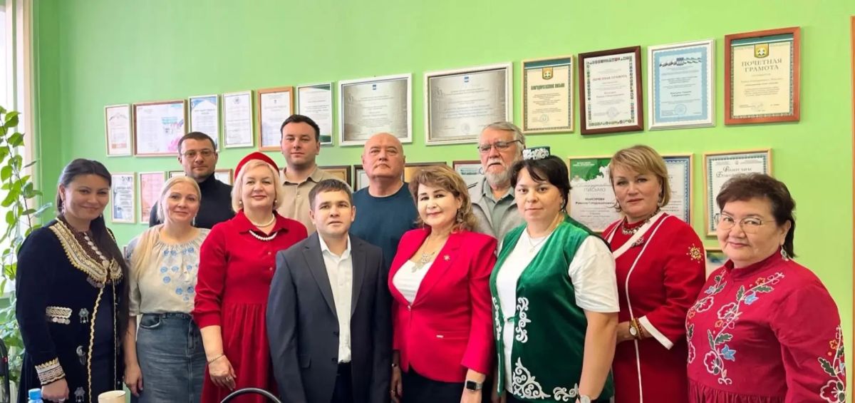Бгн Халытар бермлеге кн алдынан Стрлетама алаы башорттары оролтайы «Ашаар» гзите менн берлект алабыы милли ойошмалары, ала хакимите м ки млмт саралары вкилдре атнашлыында «ала шарттарында этно енслекте, телде м мнитте алау»... Бгн Халытар бермлеге кн алдынан Стрлетама алаы башорттары оролтайы «Ашаар» гзите менн берлект алабыы милли ойошмалары, ала хакимите м ки млмт саралары вкилдре атнашлыында «ала шарттарында этно енслекте, телде м мнитте алау»...