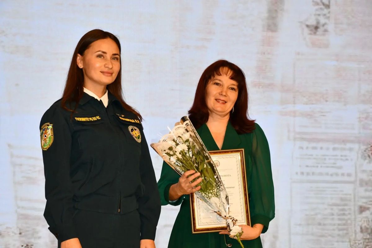Сегодня в Аскинском районном Доме культуры прошло торжественное мероприятие, посвящённое 95-летию районной газеты «Аскинская новь» Сегодня в Аскинском районном Доме культуры прошло торжественное мероприятие, посвящённое 95-летию районной газеты «Аскинская новь»