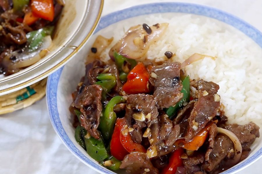 Восхитительная жареная говядина с черными бобами: кулинарная находка сезона