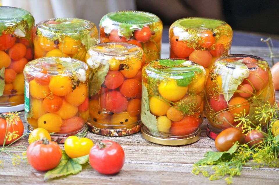 Как приготовить идеальные маринованные помидоры: секреты вкусного рецепта