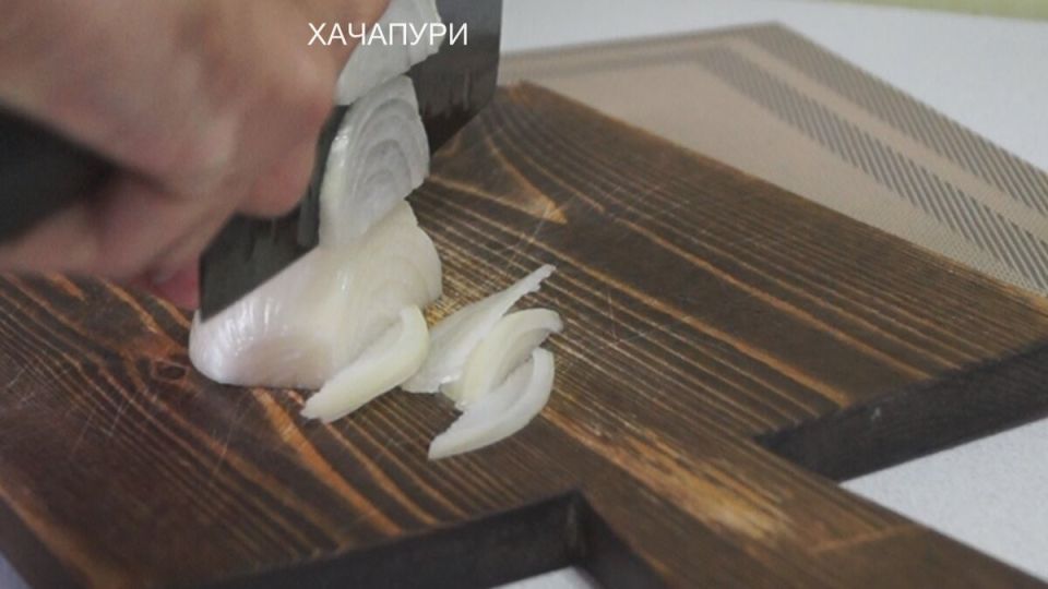 Как приготовить мясо, напоминающее шашлык, без мангала: простой и вкусный рецепт от бабушки