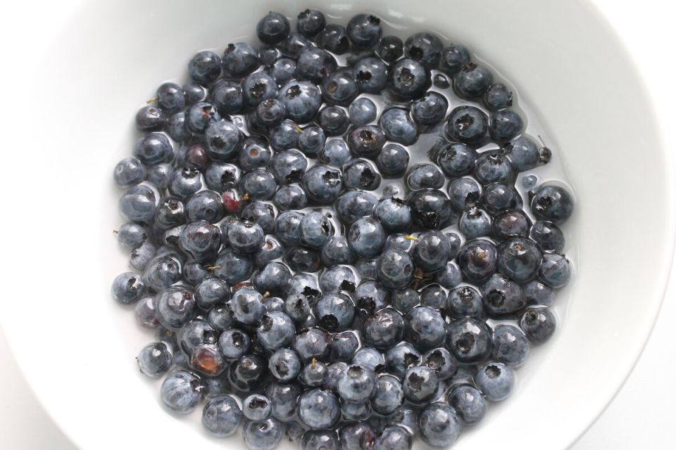 Голубика без варки: секреты приготовления протертой ягодной заготовки на зиму