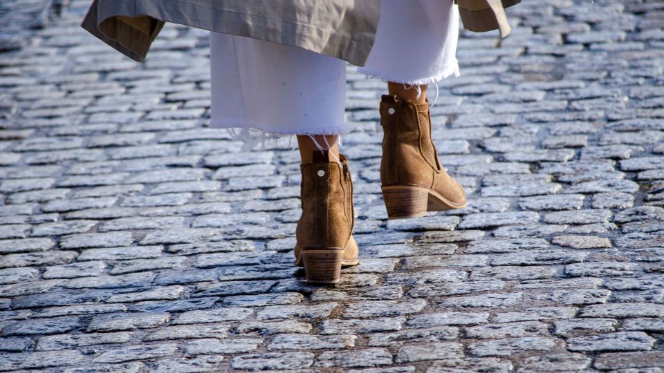 Даже в объемной куртке и сапогах будете красавицей: вот как подобрать удачный наряд