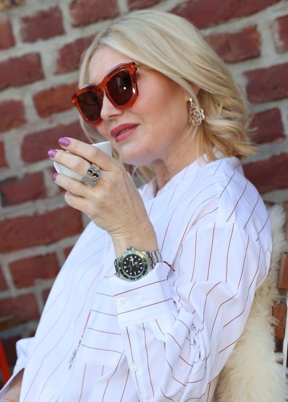 Тренды 2025: 10 обязательных вещей в гардеробе современной женщины