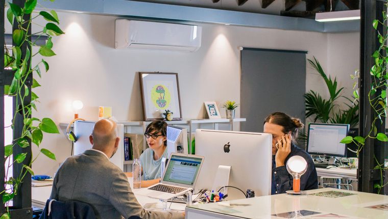 Лояльность на вес золота: новая надбавка к зарплате за долгую службу