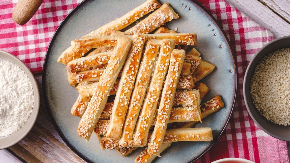 Нежное сырное печенье: смешайте 3 ингредиента, и ароматная выпечка готова