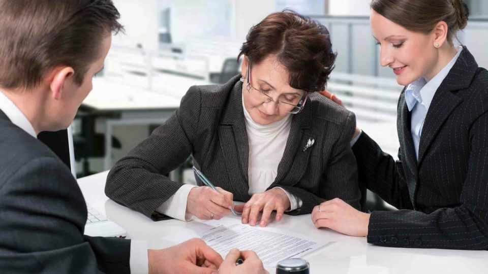 Загадка наследства: как тайные банковские счета изменили судьбы сестер