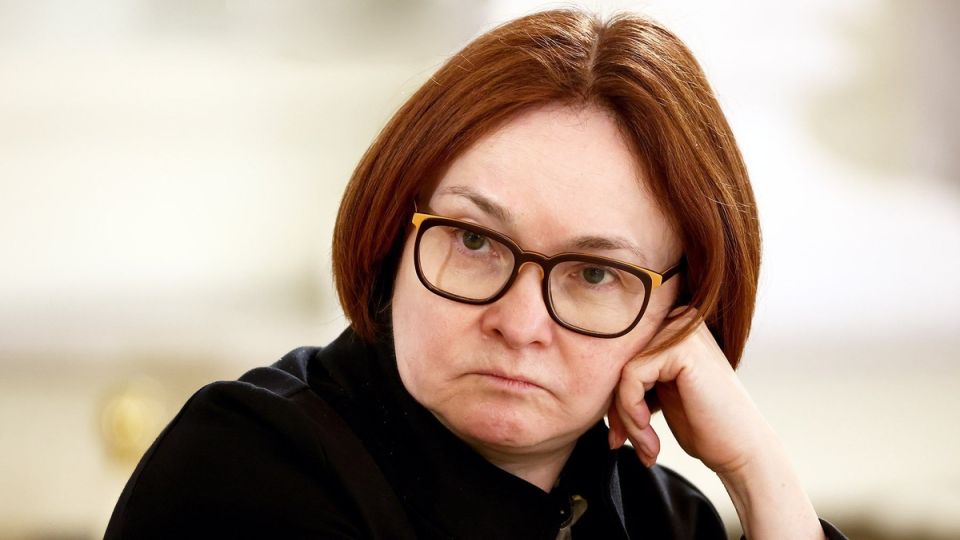 Проблемы с доступом к деньгам: как банки блокируют карты россиян