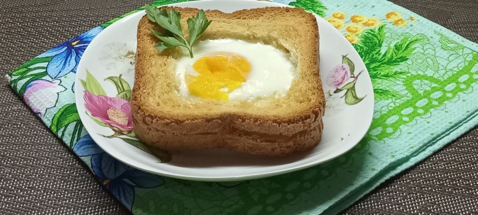 Горячий бутерброд с сыром и яйцом: идеально хрустящий и нежный