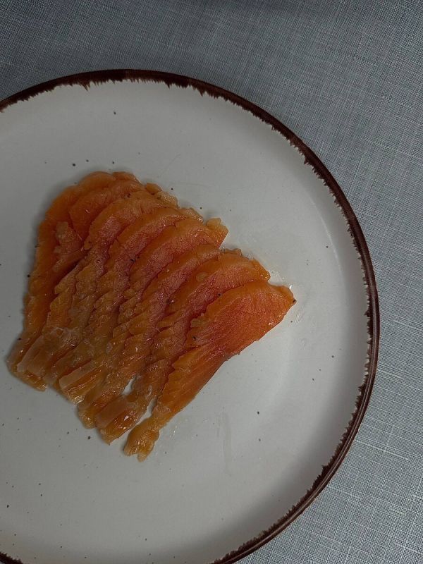 Слабосоленая форель как спокойное решение праздничного стола