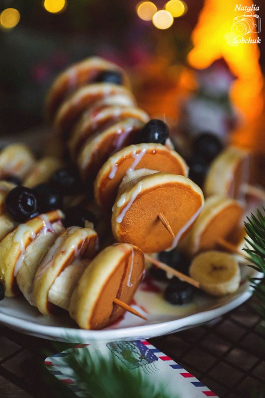 Мини панкейки на кефире с бананом: легкий и яркий завтрак