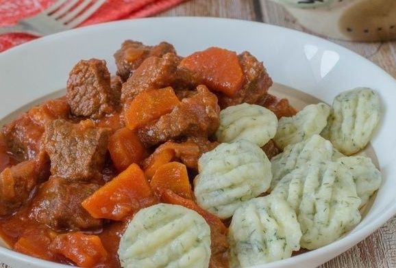 Погрузитесь в мир вкусов с рождественским рагу из говядины