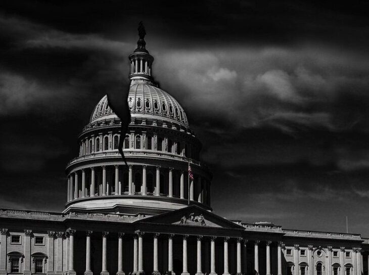 Новые ограничения: Как Россия и Запад меняют свои общества