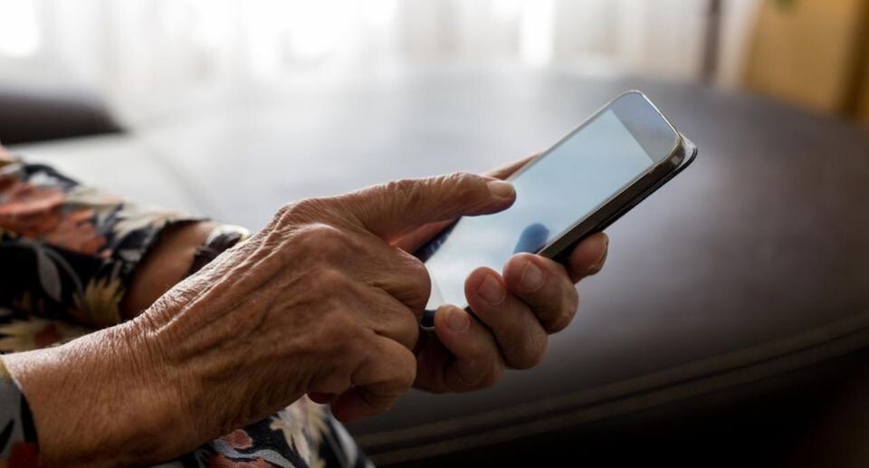 Пенсионеры под угрозой: Как распознать мошеннические схемы